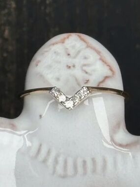 14KYG Princess Cut Diamond V Ring